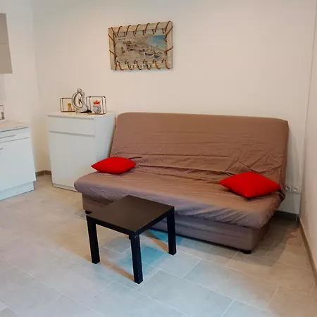 Studio Heltymie 2-neuf-wifi-plage Velos Bienvenus アパート *